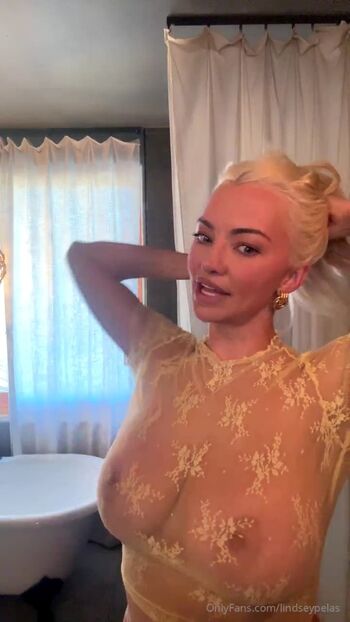 Full leaked Lindsey pelas  page private onlyfans photo