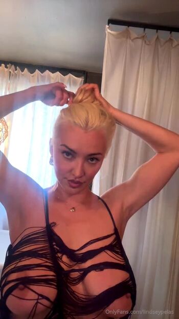 Full leaked Lindsey pelas  page private onlyfans photo