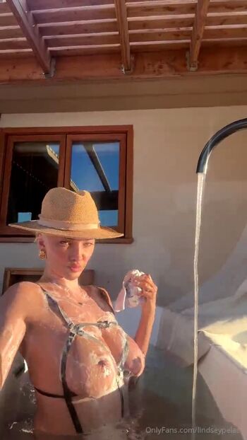 Full leaked Lindsey pelas  page private onlyfans photo