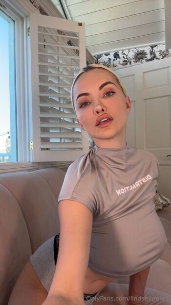 Full leaked Lindsey pelas private onlyfans photo