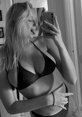 Full leaked Linn prusky moss page private onlyfans photo