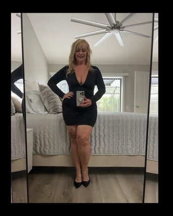 Full leaked Lipstickandwine private onlyfans photo