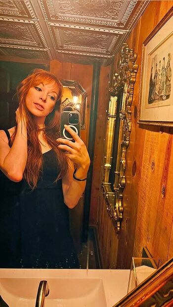 Lisa Foiles