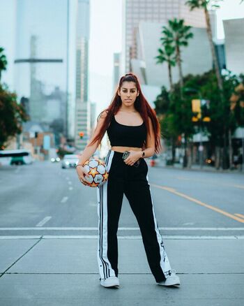 Lisa Zimouche