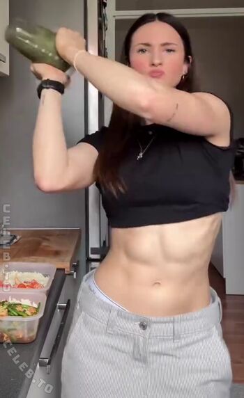 Lisaamarie.e