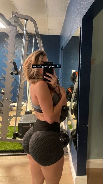 Full leaked Lissykatt private onlyfans photo