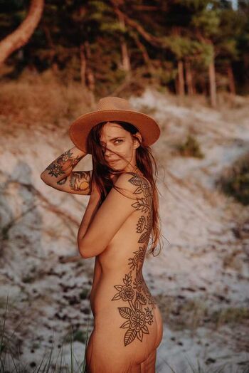 Full leaked Lithuanian girls page private onlyfans photo