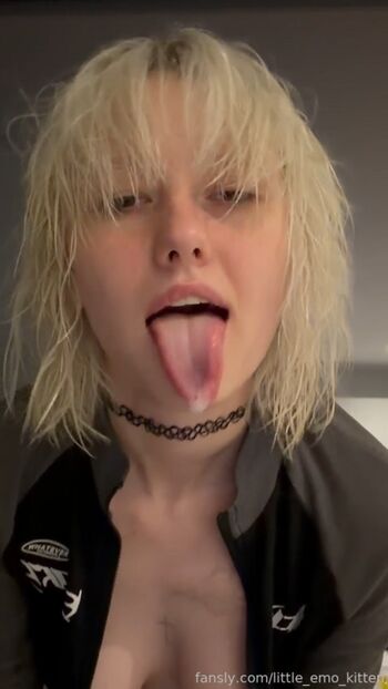 Full leaked Little emo kitten private onlyfans photo