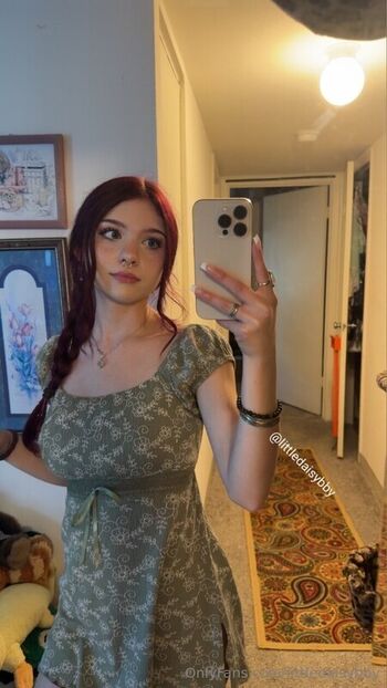 Full leaked Littledaisybby private onlyfans photo