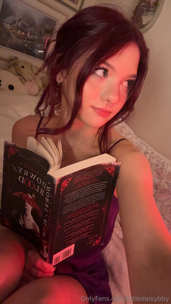 Full leaked Littledaisybby private onlyfans photo