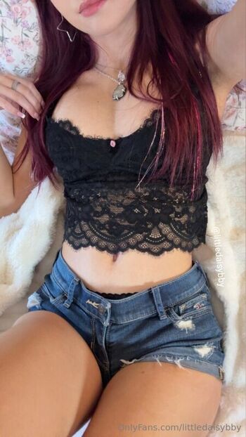 Full leaked Littledaisybby private onlyfans photo