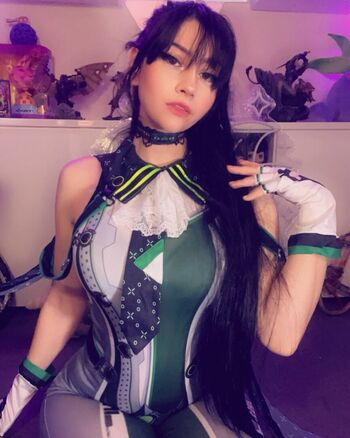 Full leaked Essaere/ private onlyfans photo