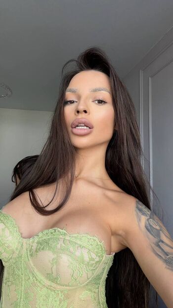 Full leaked Lizaavovk private onlyfans photo
