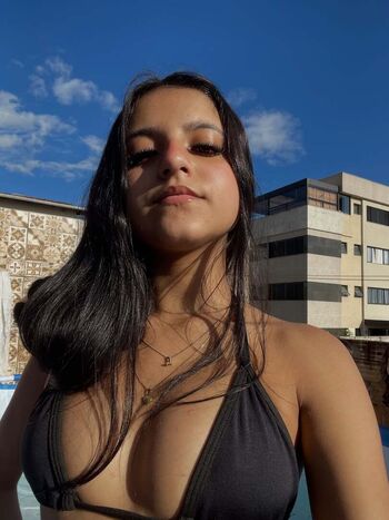 Full leaked Llaralys private onlyfans photo