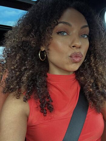 Full leaked Logan browning page private onlyfans photo