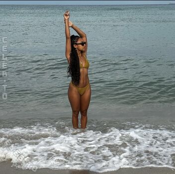 Full leaked Logan browning page private onlyfans photo