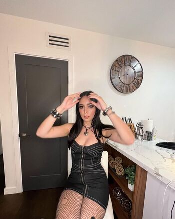 Full leaked Heyitsjules/ private onlyfans photo