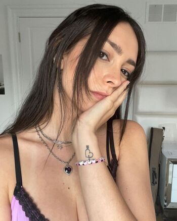 Full leaked Toree/ private onlyfans photo