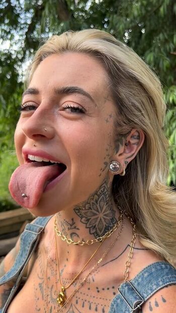 Full leaked Long tongue fetish private onlyfans photo