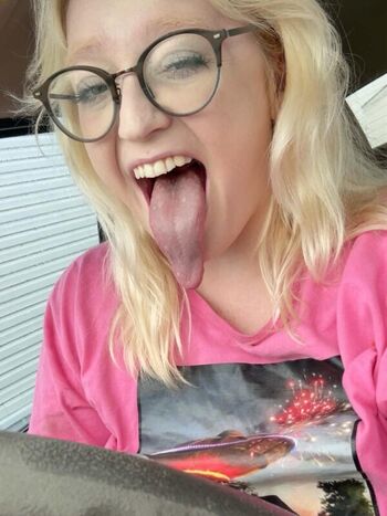 Full leaked Long tongue fetish private onlyfans photo
