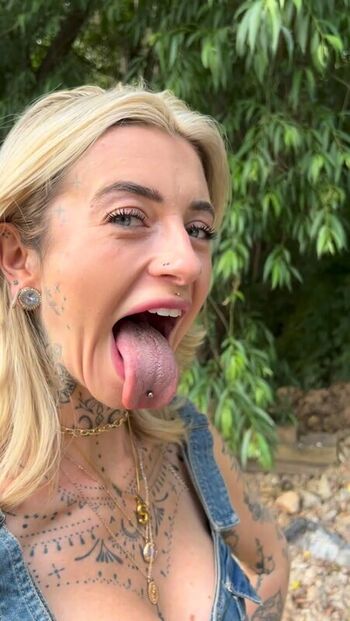 Full leaked Long tongue fetish private onlyfans photo