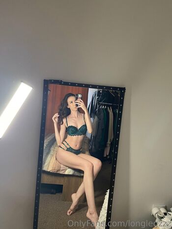 Full leaked Longlegzzz private onlyfans photo