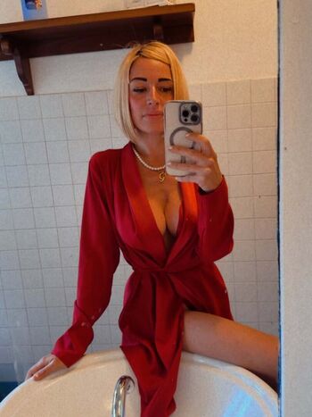 Full leaked Lottie gio page private onlyfans photo