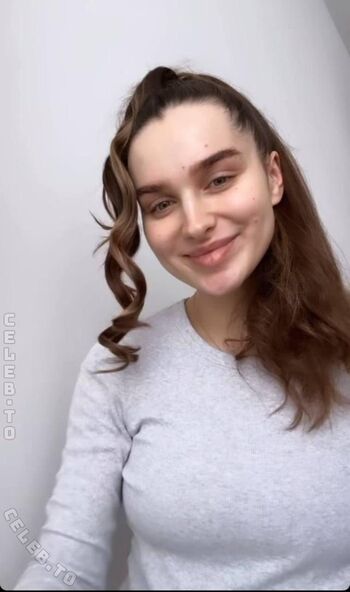 Full leaked Louisa jindaoui private onlyfans photo