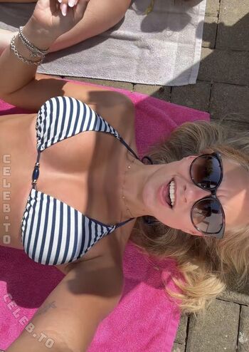 Full leaked Loulou fbl private onlyfans photo