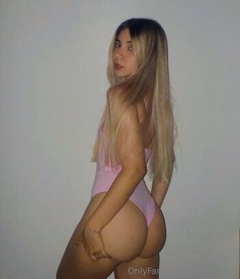 Full leaked Lovely alice private onlyfans photo