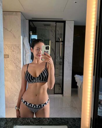 Full leaked Lovelyjoohee page private onlyfans photo