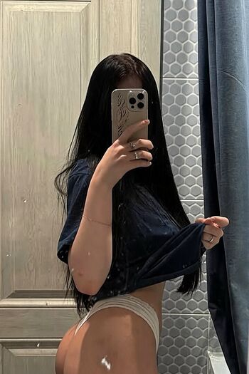 Full leaked Lrnrn private onlyfans photo