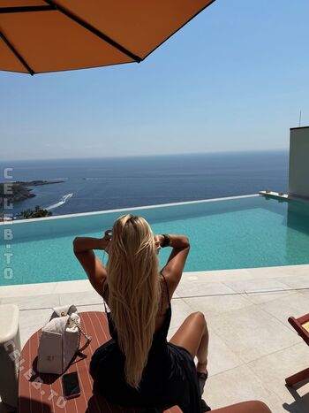 Full leaked Luana vjollca private onlyfans photo