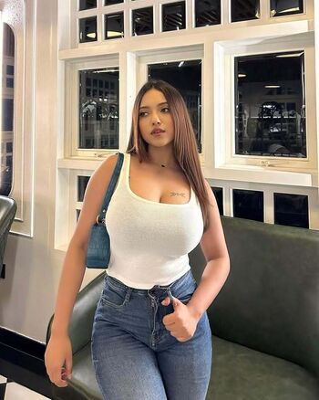 Full leaked Luchiyana private onlyfans photo