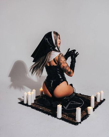 Full leaked Elenaricci/ private onlyfans photo