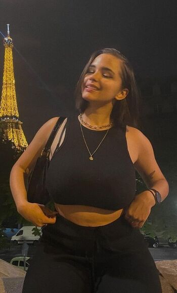 Full leaked Lucile private onlyfans photo