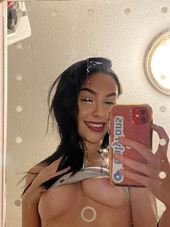 Full leaked Lucindaa private onlyfans photo