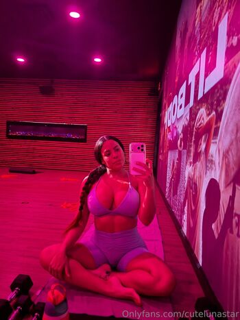 Full leaked Luna star page private onlyfans photo