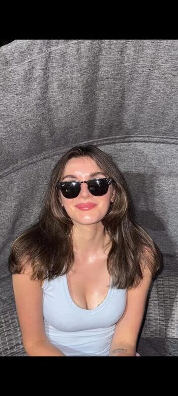 Full leaked Lunallira private onlyfans photo