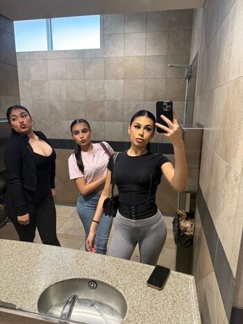 Full leaked Lunapalacios private onlyfans photo