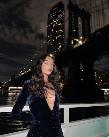 Full leaked Lunasereena private onlyfans photo