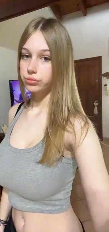 Full leaked Luu dailoff private onlyfans photo