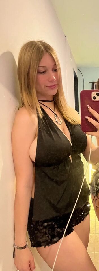 Full leaked Luu dailoff private onlyfans photo