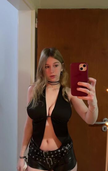 Full leaked Luu dailoff private onlyfans photo