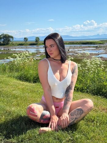 Full leaked Lylou blck private onlyfans photo
