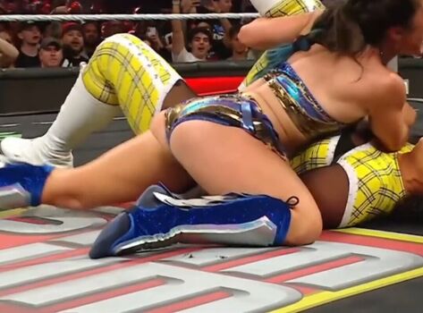 Full leaked Lyra valkyria page private onlyfans photo