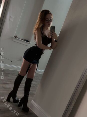 Full leaked Lyssaurora private onlyfans photo