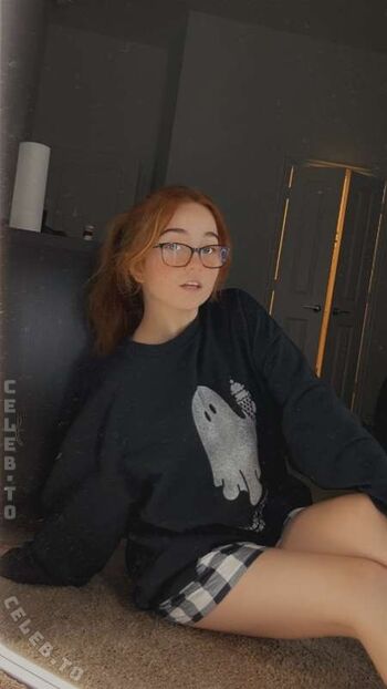 Full leaked Lyssaurora page private onlyfans photo