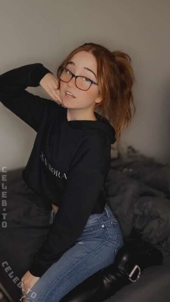 Full leaked Lyssaurora page private onlyfans photo