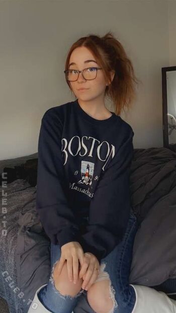 Full leaked Lyssaurora private onlyfans photo